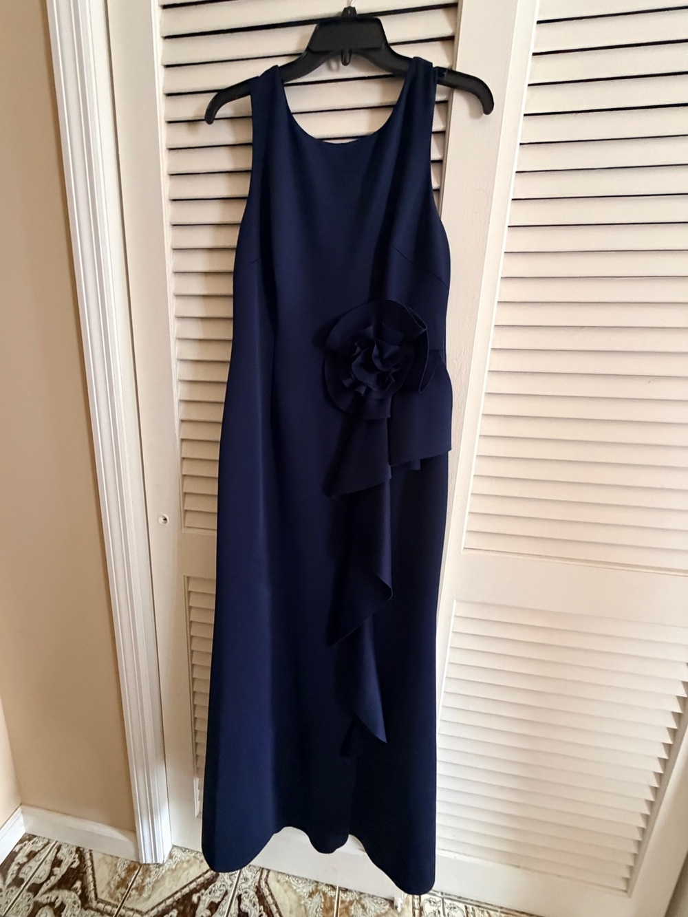 Jessica Howard Elegant Navy Sleeveless scuba gown with Floral Appliqué